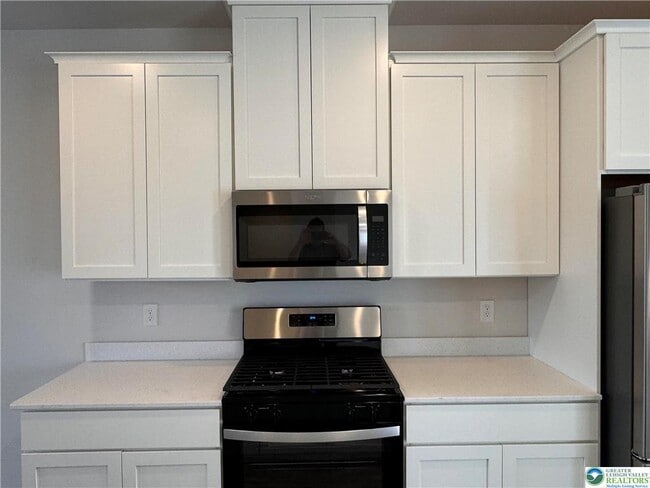 Building Photo - 7666 Clayton Ave