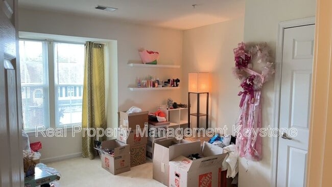 Building Photo - 261 Corey Dr