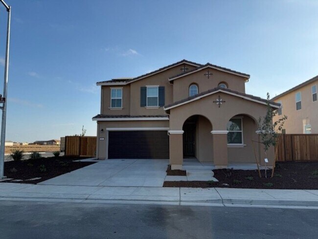 Primary Photo - Beautiful 2 Story Home Ready To Be Home!