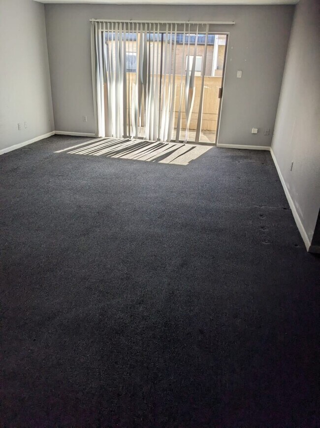 Building Photo - 8421 Hearth Dr