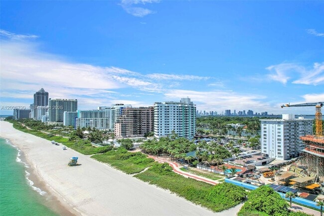 Building Photo - 5313 Collins Ave