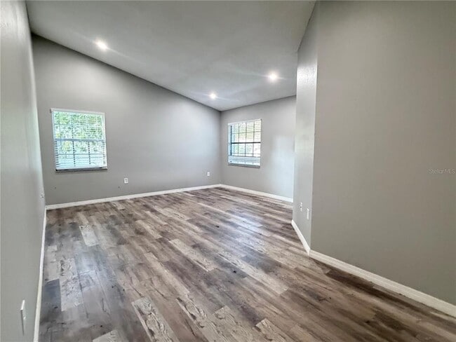 Building Photo - 445 Lakeside Pl