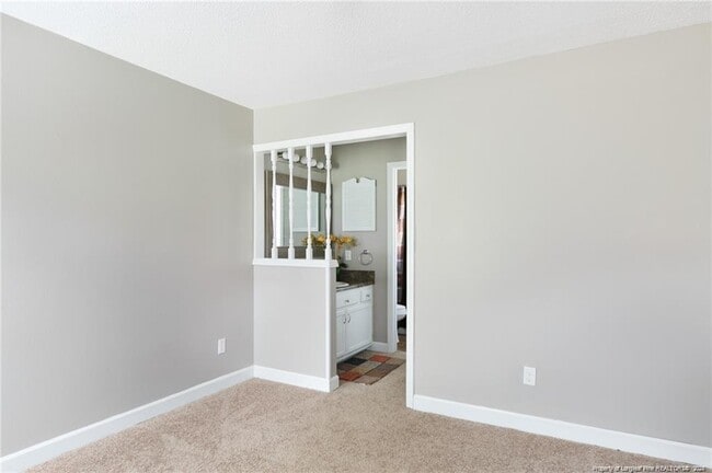 Building Photo - 5815 Rivercroft Rd