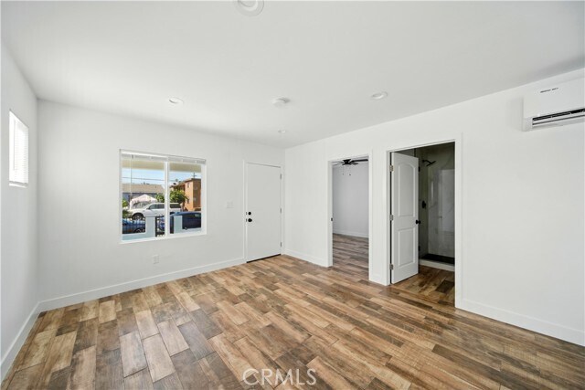 Building Photo - 523 W 78th St