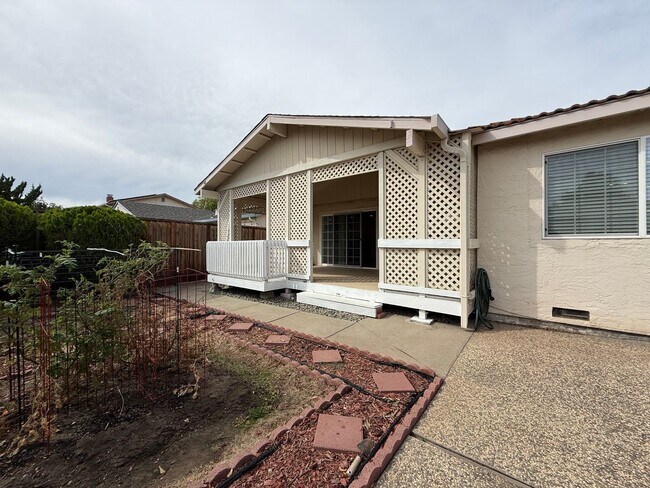 Building Photo - Beautiful Home In The Heart of Berryessa Area