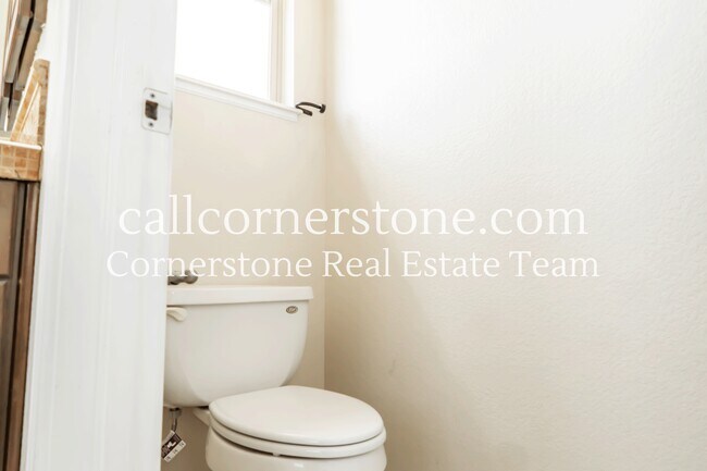 Building Photo - 13932 Sierra Star Ct