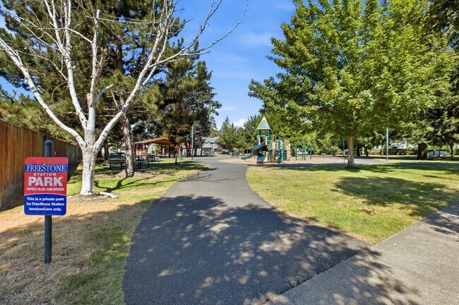 Building Photo - 8436 14th Ave SE