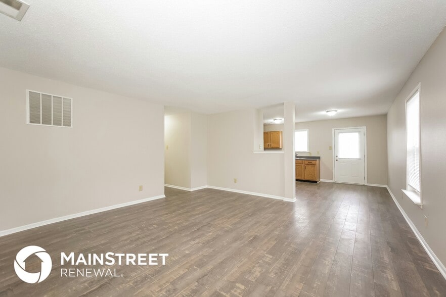 Building Photo - 8562 Bluff Point Dr