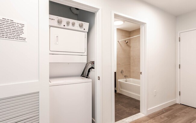 Building Photo - 416 Highland Ave