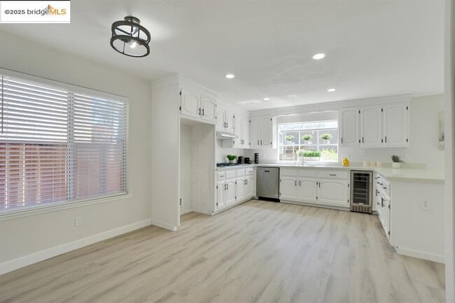 Building Photo - 2490 Ponte Mira Way