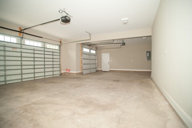 Building Photo - 390 Spring Hill Church Rd