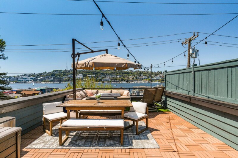 Building Photo - 2026 Fairview Ave E