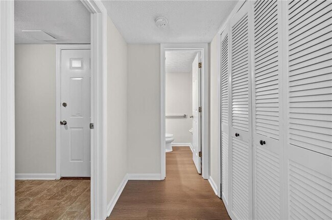Building Photo - 12110 Greenmont Walk