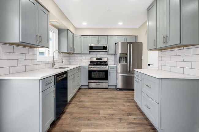Building Photo - 0N148 Silverleaf Blvd