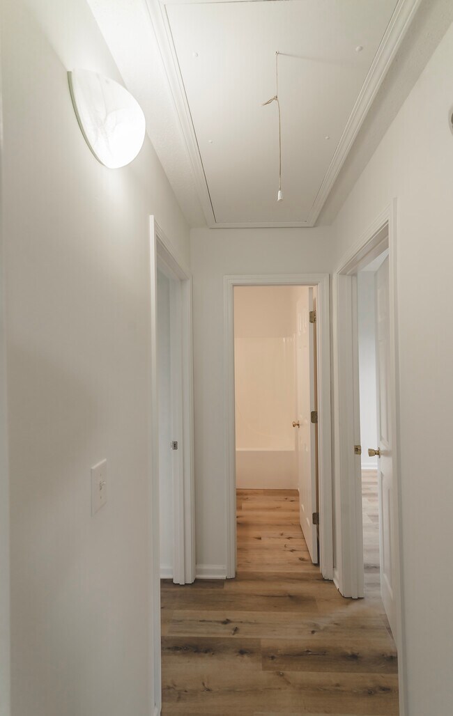 Building Photo - 9703 Full Moon Cir