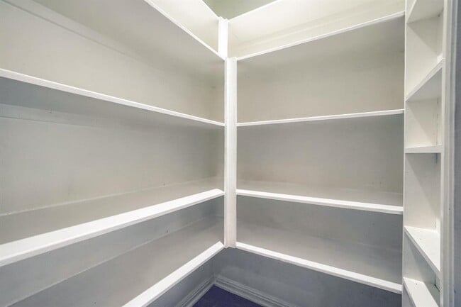 Building Photo - 21501 Boggy Ford Rd