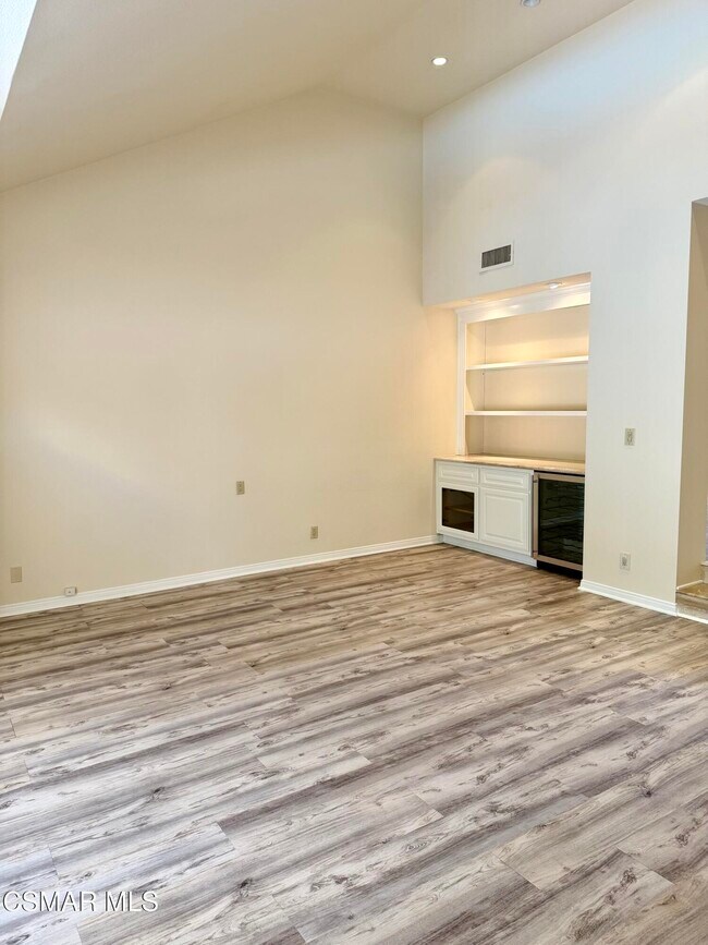 Building Photo - 1922 Golden Sky Cir