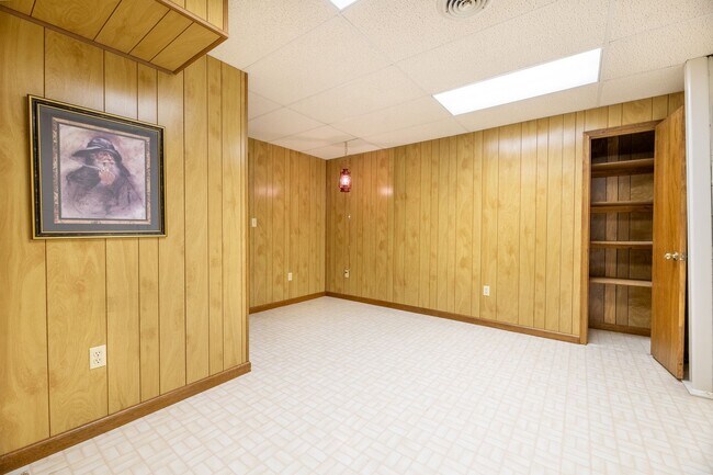 Building Photo - 7750 Melanie Cir