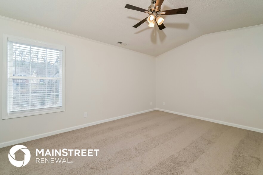 Building Photo - 10520 Lone Star Way