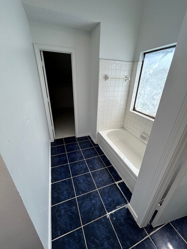 Building Photo - 3712 Pulsar Dr