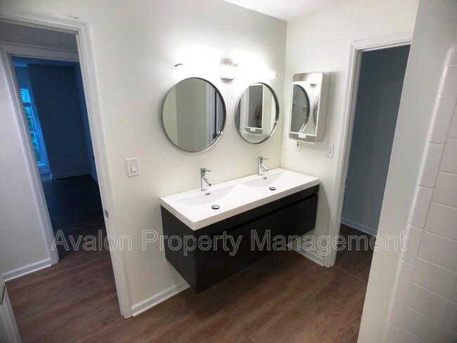 Building Photo - 1104 Riverview Dr