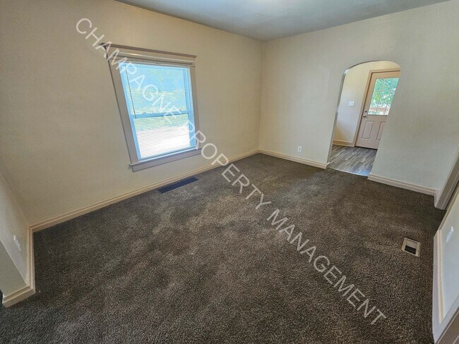 Building Photo - Charming 3-Bedroom Home with Covered Front...