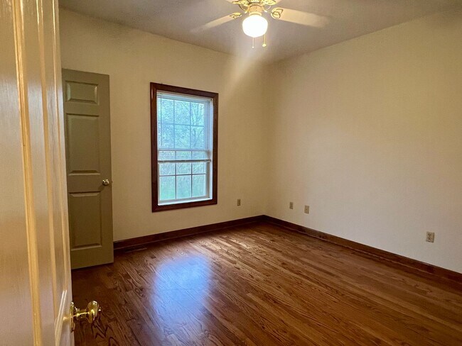 Building Photo - 1212 Ridgewood Ct