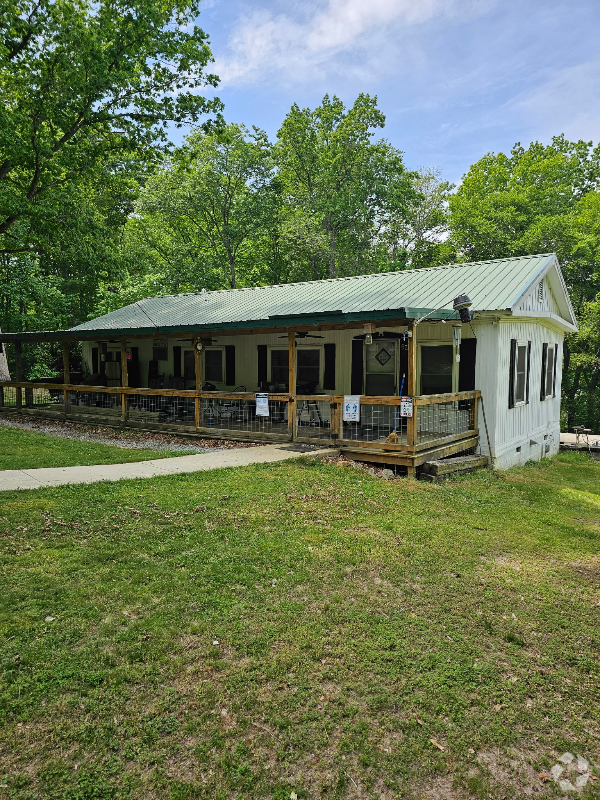 Building Photo - 623 Holly Hill Dr