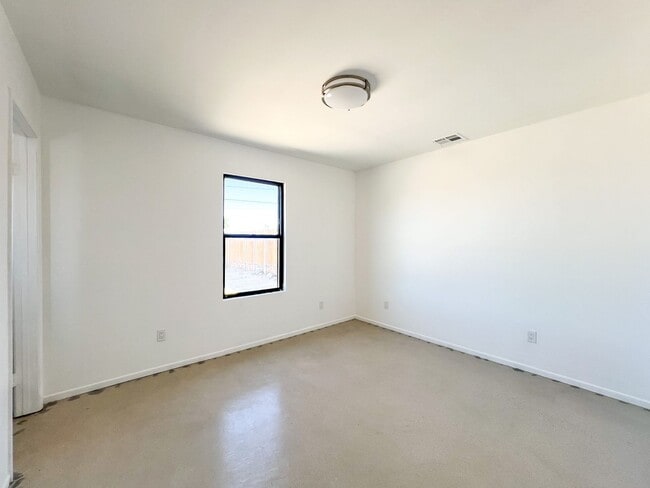 Building Photo - A Newly Remodeled 3 Bedroom