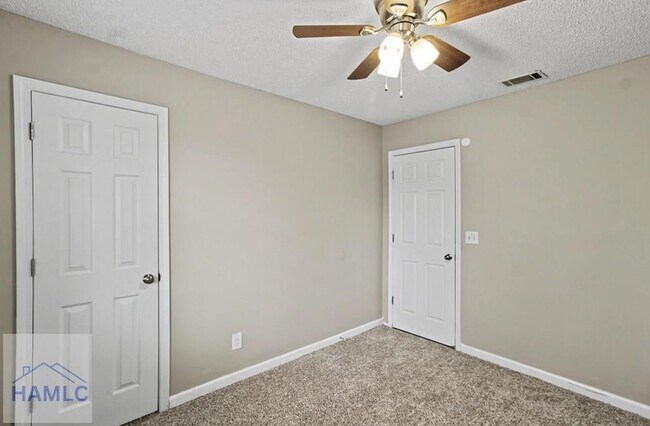 Building Photo - 43 Sandy Run Rd