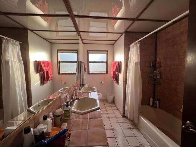 Building Photo - 1618 Glendon Ave