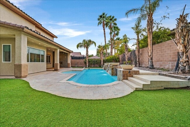 Building Photo - Fully Upgraded 5 Bedroom 4.5 Bathroom in Guard Gated Foothills Community!