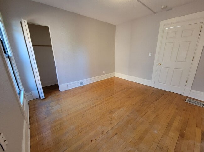 Building Photo - 3136 Lyndale Ave S