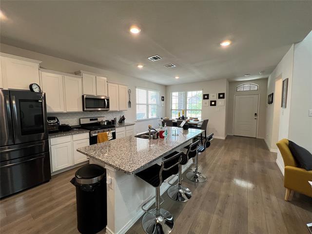 Building Photo - 1601 Princeton Dr
