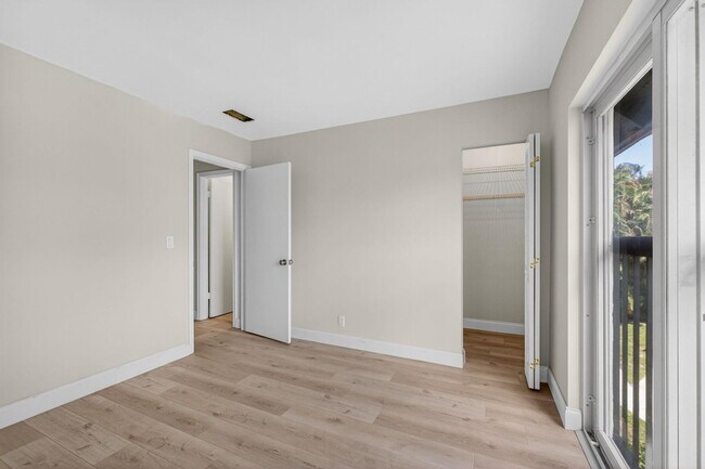 Building Photo - 12416 Alternate A1a
