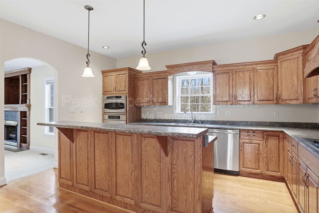 Building Photo - 14116 Spruce Ave