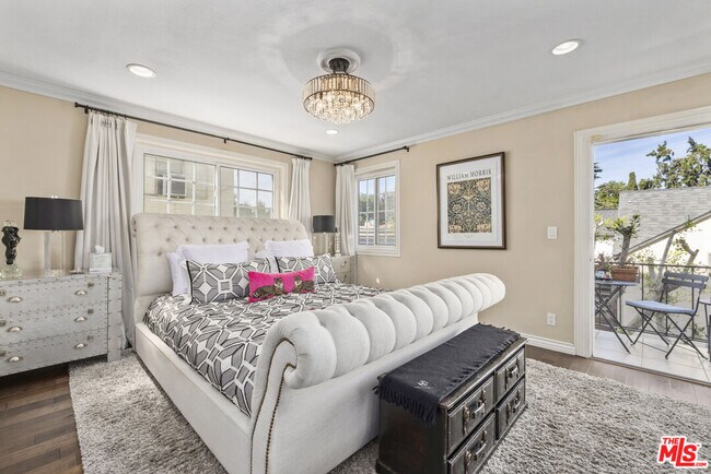 Building Photo - 10645 Wilshire Blvd