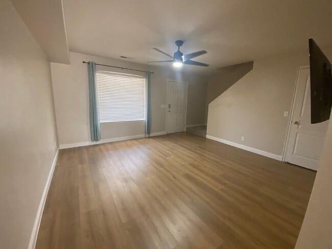 Building Photo - 3-Bed Townhouse in St. George with 2.5 Bat...