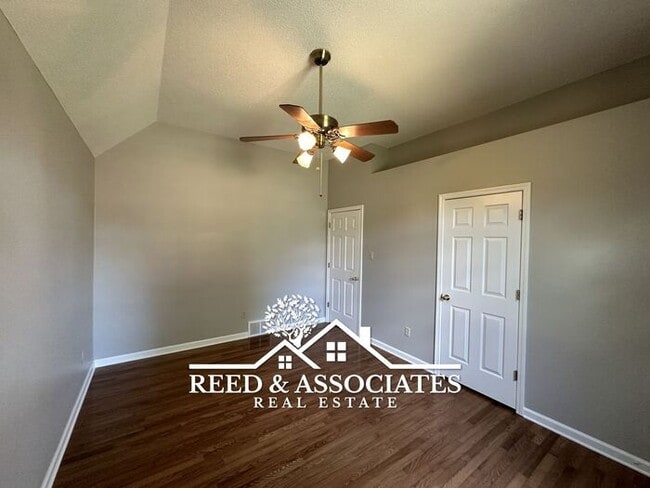 Building Photo - Nice 3 Bedroom in Collierville!