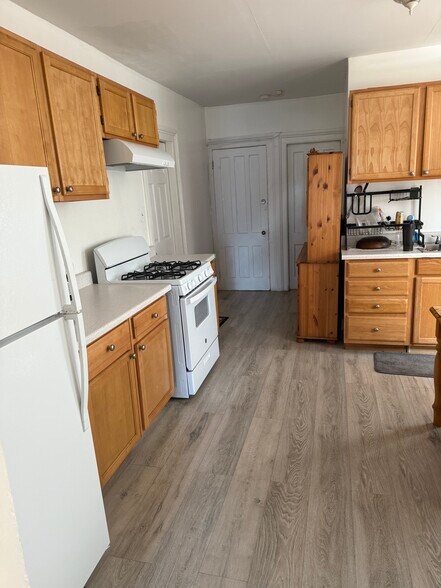 Building Photo - 44 Lee Ave