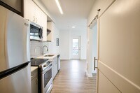 Building Photo - APP FEE SPECIAL: Stunning 1-Bedroom w W/D + Balcony Ready Soon!