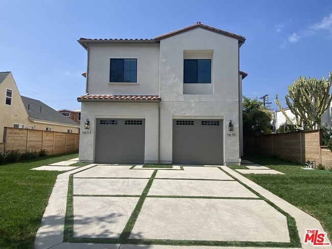 Primary Photo - 1651 S Hayworth Ave