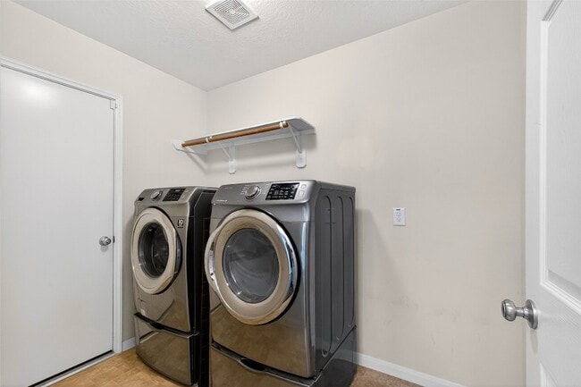 Building Photo - 15807 Sonoma Park Dr