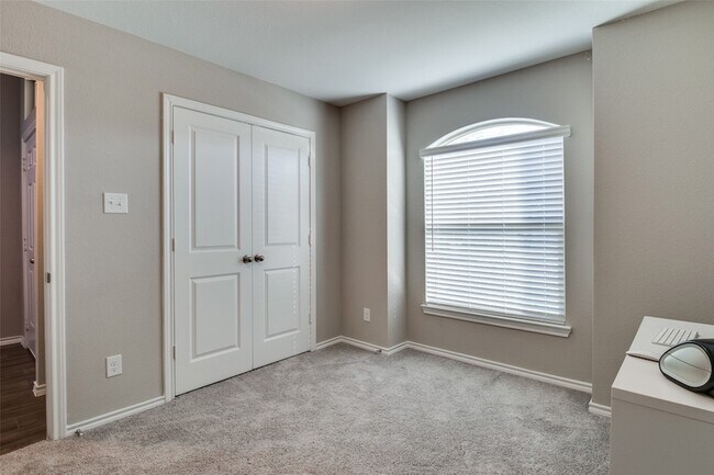Building Photo - 11441 Silver Queen Dr
