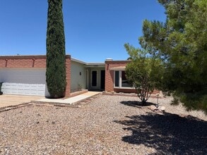 Building Photo - Great Central  Home