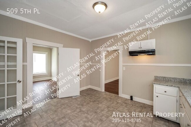 Building Photo - 509 5th St