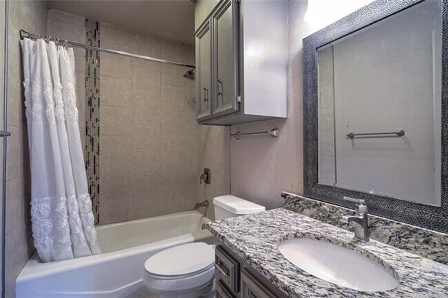 Building Photo - Beautifully updated modern ranch home in the heart of Jenks. Close to Jenks High School, Main Str...