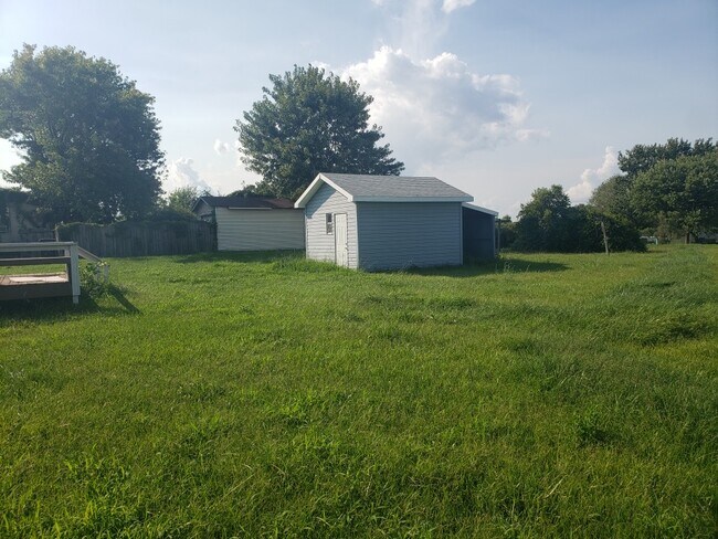 Building Photo - 5006 Willow Run Dr