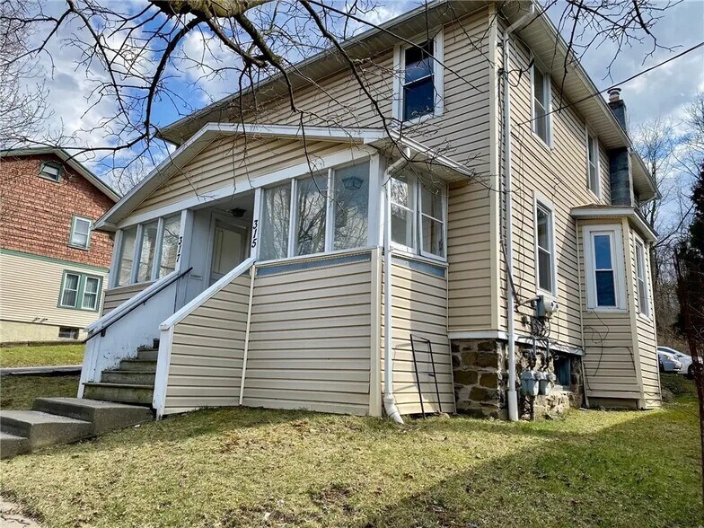 Primary Photo - 317 Hillview Pl