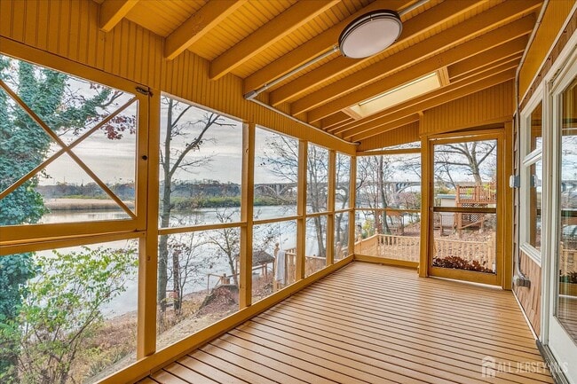 Building Photo - 23 Cardownie St